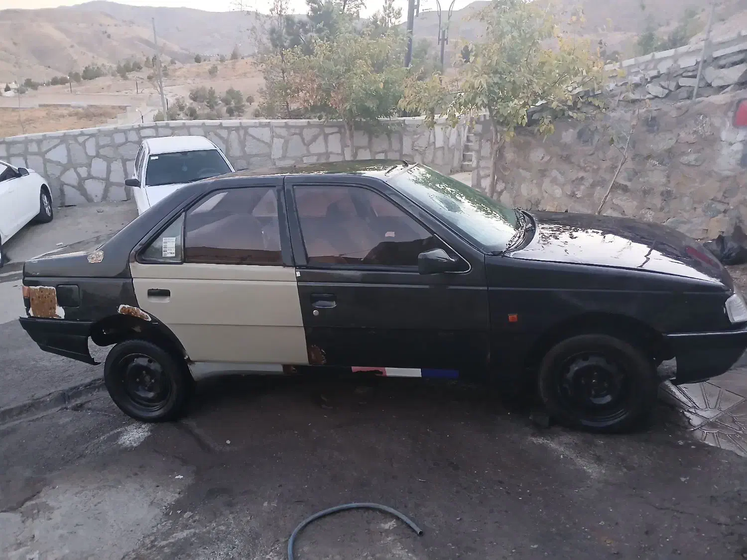 پژو۴۰۵مدل۸۳|خودرو سواری و وانت|مشهد, هفت تیر (نه دره)|دیوار