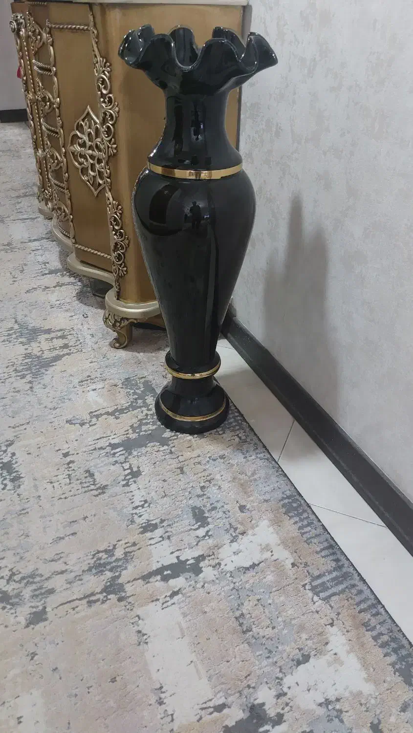 گلدان شیشه ای بزرگ سالمه سالم خودش قشنگترازعکسشه|صنایع دستی و سایر لوازم تزئینی|قم, شهرک قدس|دیوار