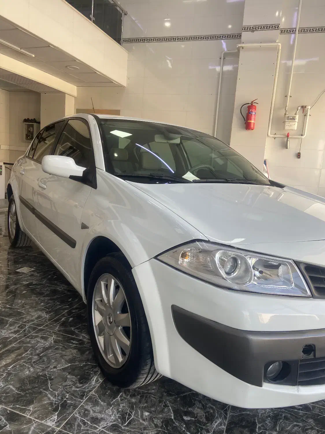 مگان ۲۰۰۰ اتومات|خودرو سواری و وانت|شیراز, معالیآباد|دیوار