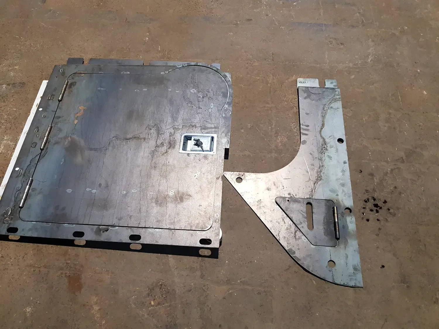 درب بغل موتور بلدوزر 155 ، درب بغل بلدوزر 155|قطعات یدکی و لوازم جانبی|رباط‌کریم, رباط‌کریم|دیوار