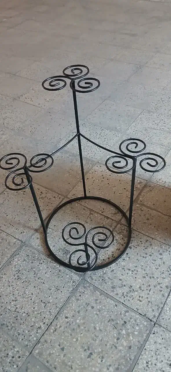 استند گلدون|گل و گیاه طبیعی|هشتگرد, هشتگرد قدیم|دیوار