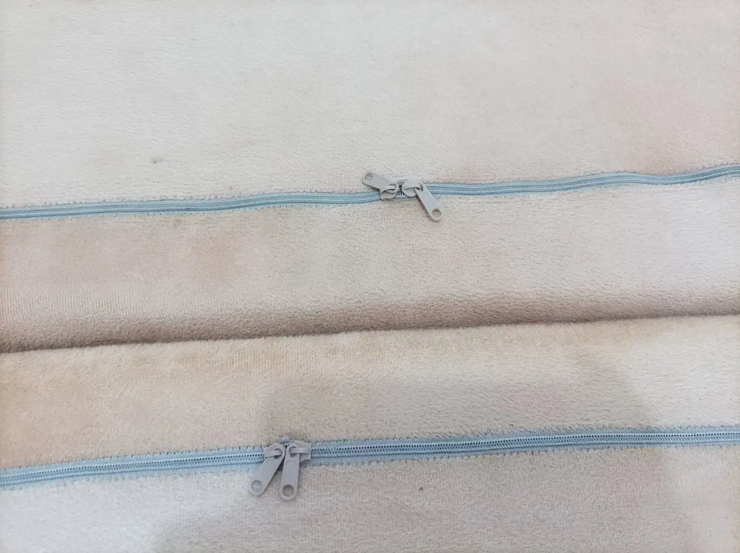 یک جفت پشتی|پشتی|خمین, |دیوار