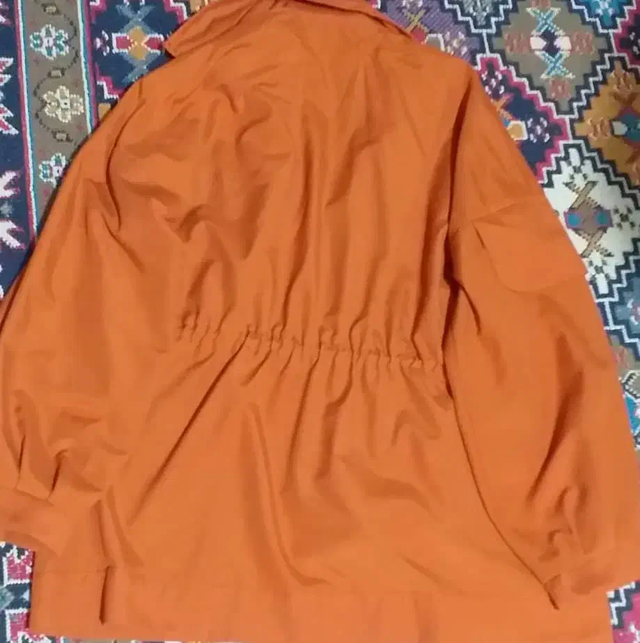 مانتو نارنجی طرح کت کمربند دار، بسیار تمیز|لباس|پیر بکران, |دیوار