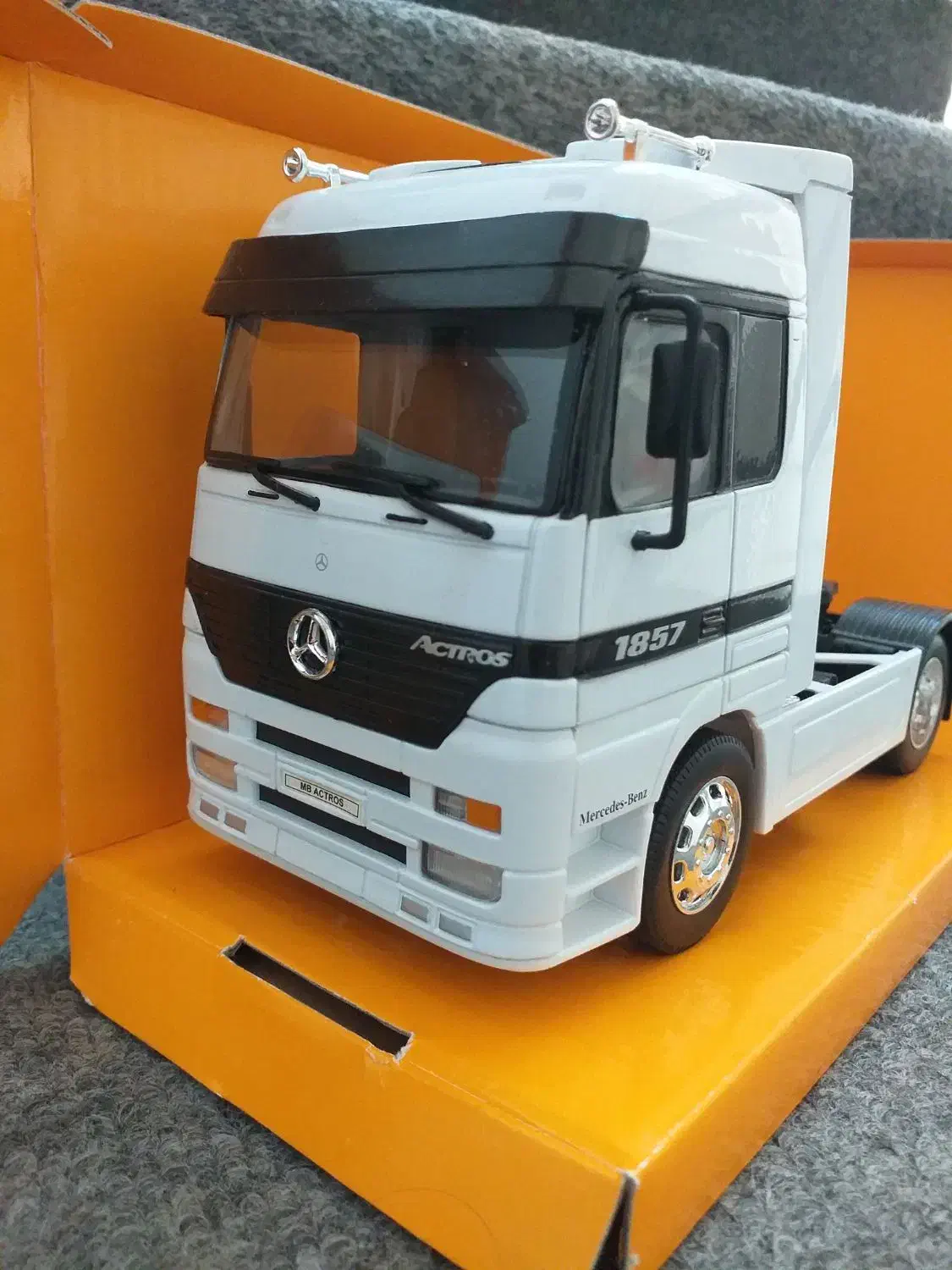 ماکت کامیون|مجسمه، تندیس، ماکت|سنندج, |دیوار