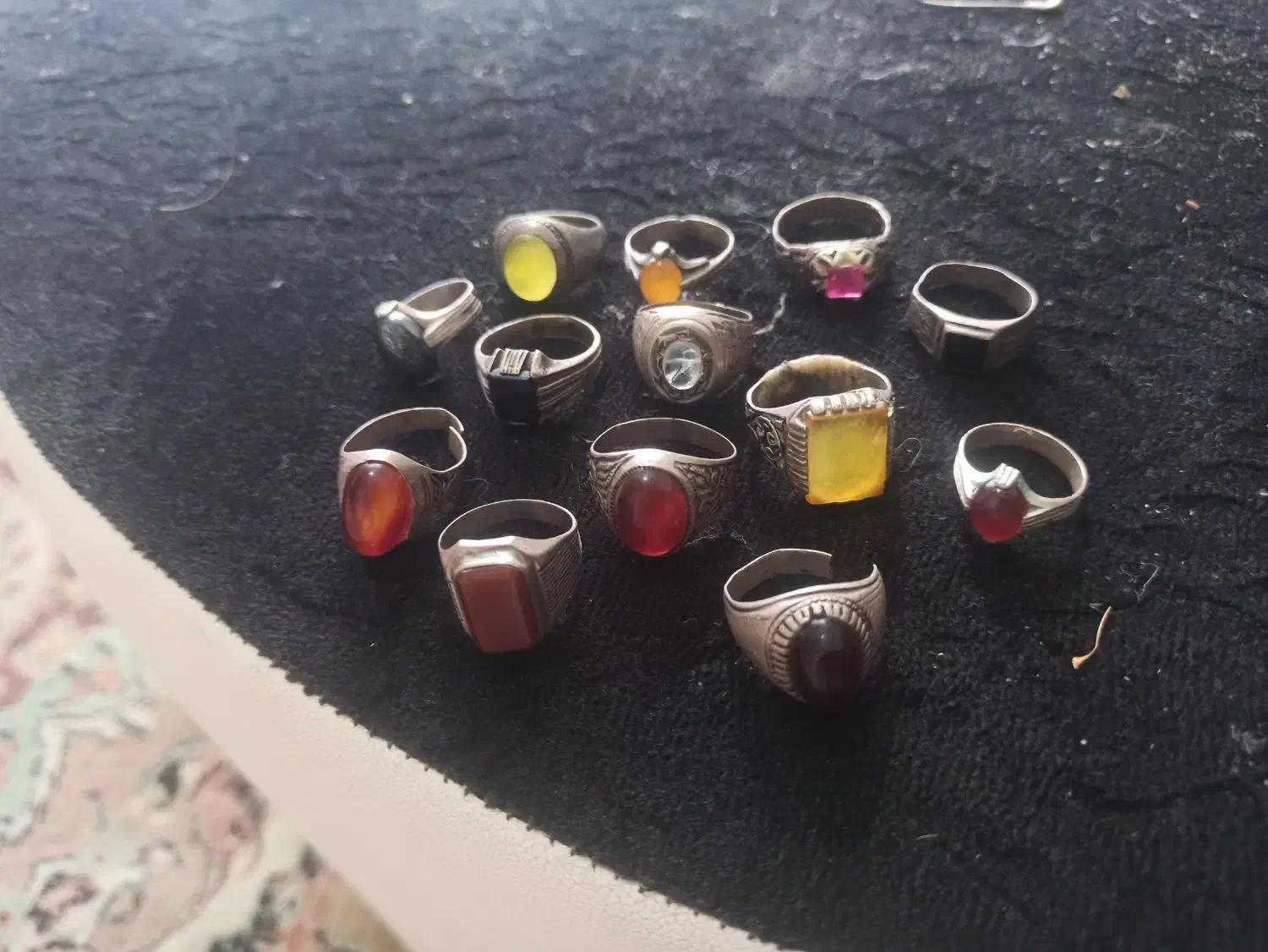 انگشتر نقره|کلکسیون اشیاء عتیقه|تربت‌حیدریه, قائم|دیوار