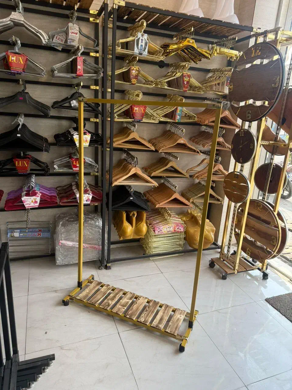 رگال پایین چوب طلایی گلد|بندرخت و رختآویز|اصفهان, پوریای ولی|دیوار