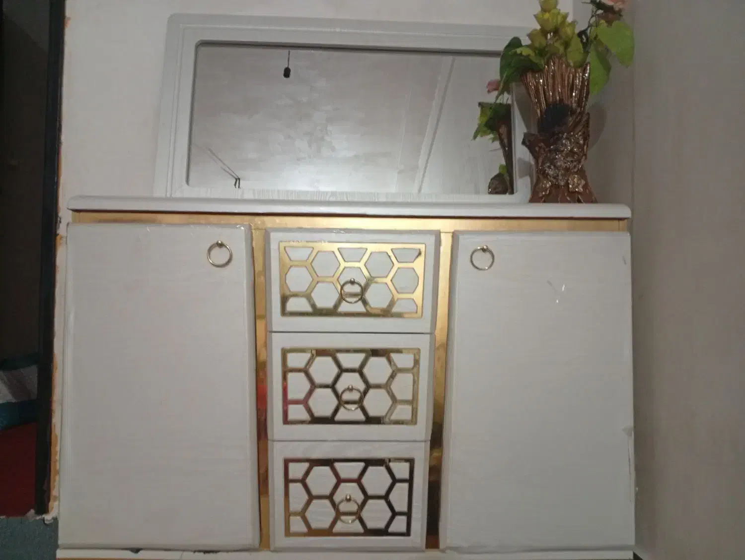 میز همراه آینه|مبلمان خانگی و میز عسلی|مسجد سلیمان, |دیوار