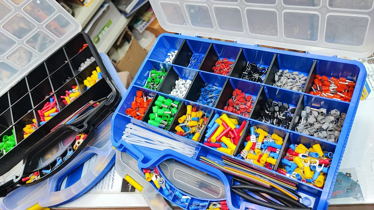 لوازم برق صنعتی و سیم کشی تابلو برق|فروشگاه و مغازه|تبریز, |دیوار