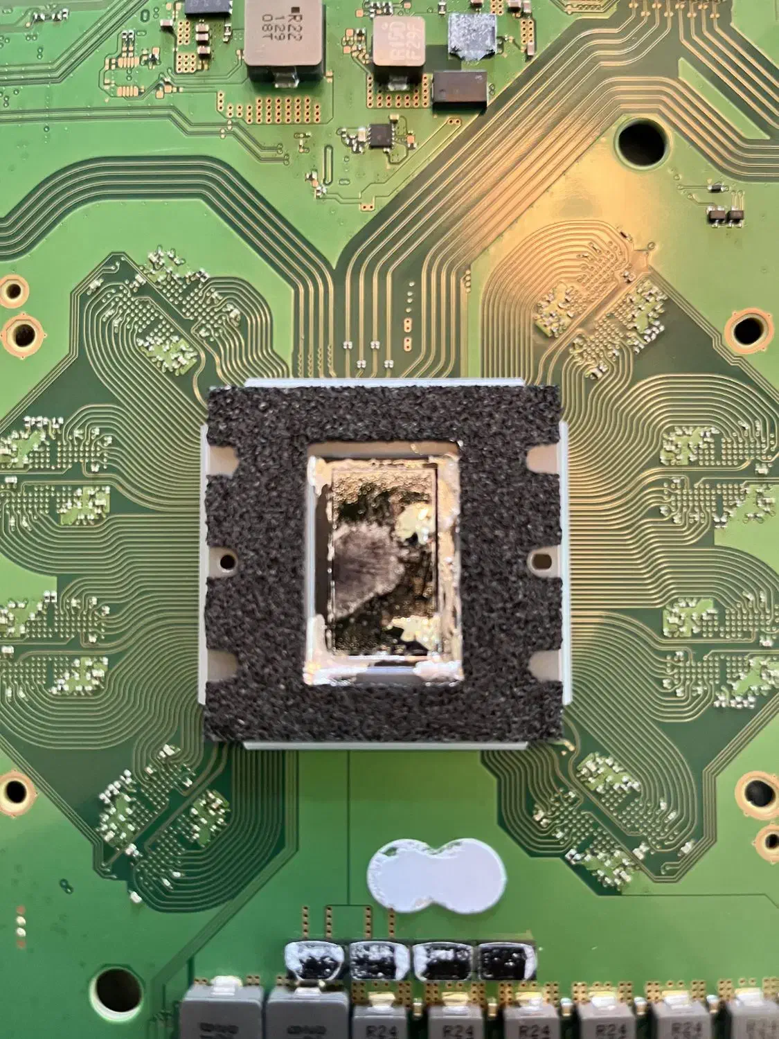 همه چی در یک جا|کنسول، بازی ویدئویی و آنلاین|رباط‌کریم, رباط‌کریم|دیوار