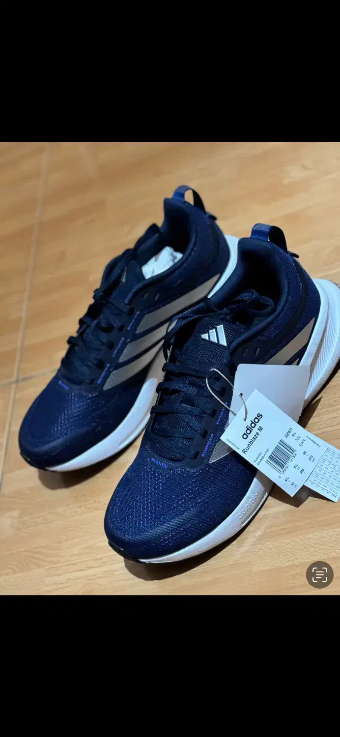 کتونی ادیداس|کیف، کفش، کمربند|رشت, امین الضرب|دیوار