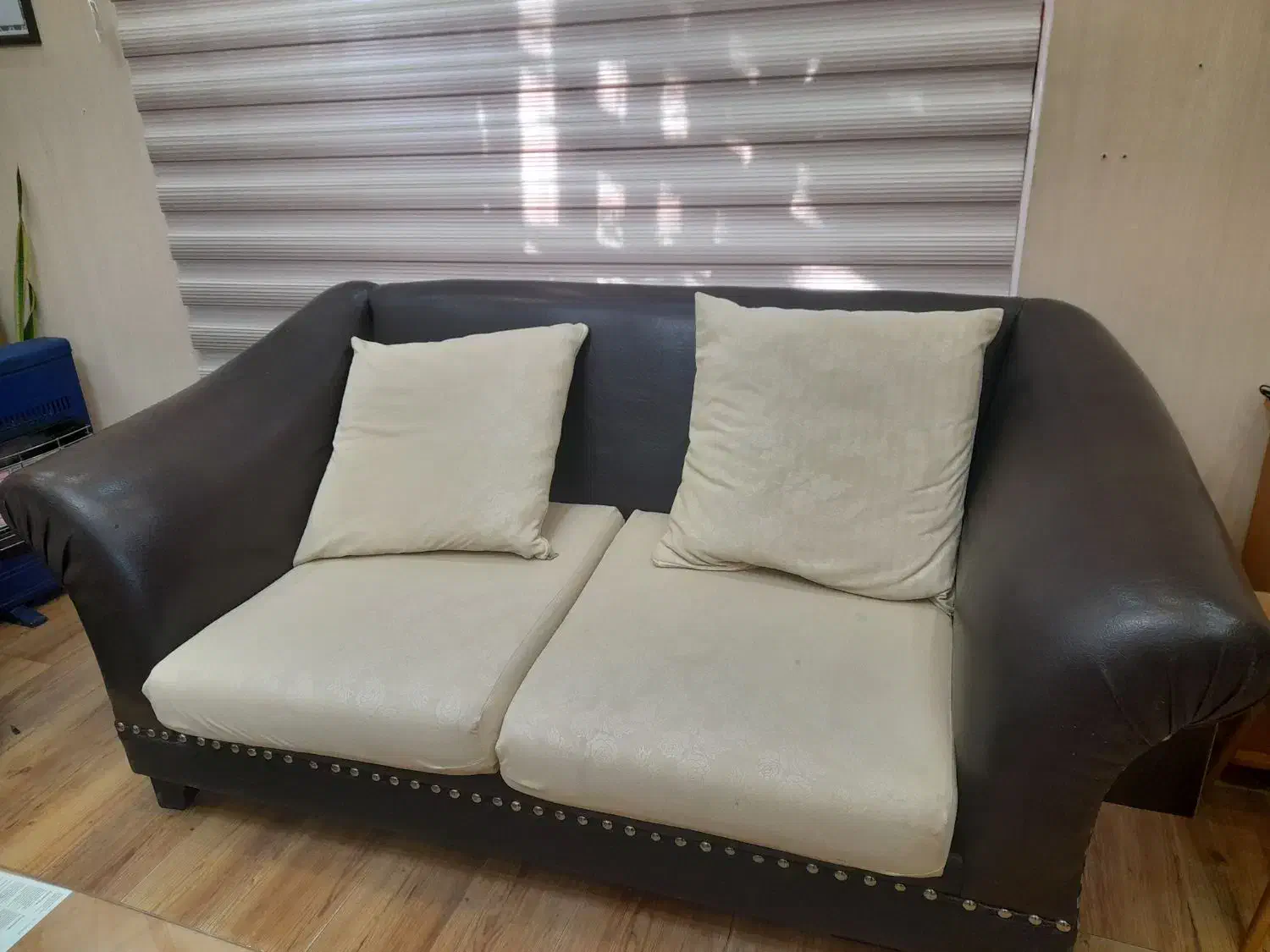 مبل ۲و۳نفره|مبلمان خانگی و میز عسلی|شیراز, مبعث|دیوار