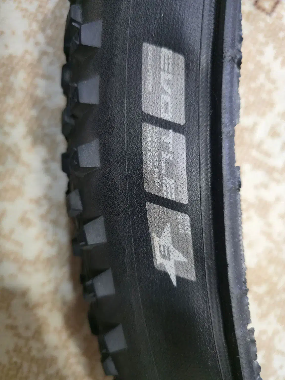 دو حلقه لاستیک شوالبی تیوبلس دوچرخه سایز 29|دوچرخه، اسکیت، اسکوتر|تهران, منیریه|دیوار