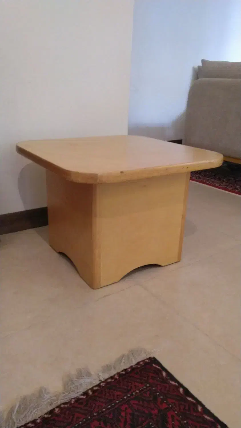 میز کنار مبلی چوبی مربع|مبلمان خانگی و میز عسلی|تهران, دردشت|دیوار
