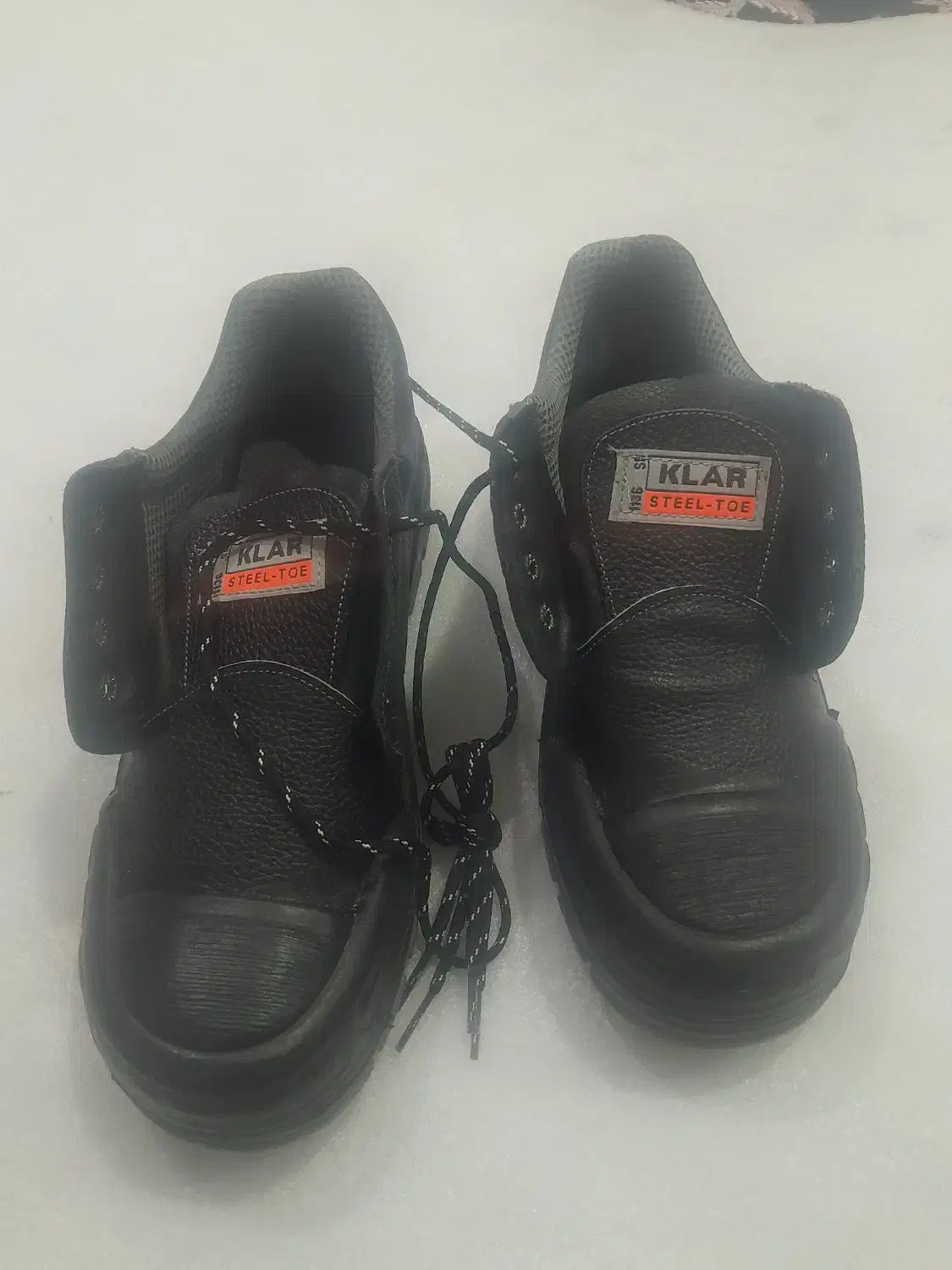 کفش کار کلار|کیف، کفش، کمربند|قم, قلعه کامکار|دیوار