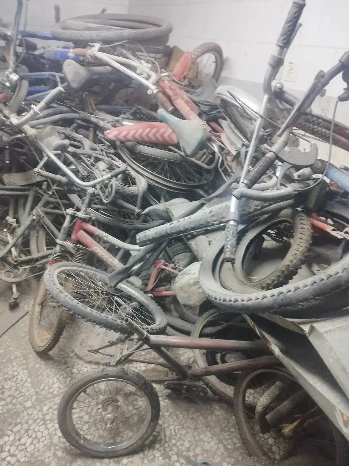 فروش فوری دوچرخه دست دوم و ضایعاتی|دوچرخه، اسکیت، اسکوتر|نجفآباد, هفده شهریور|دیوار