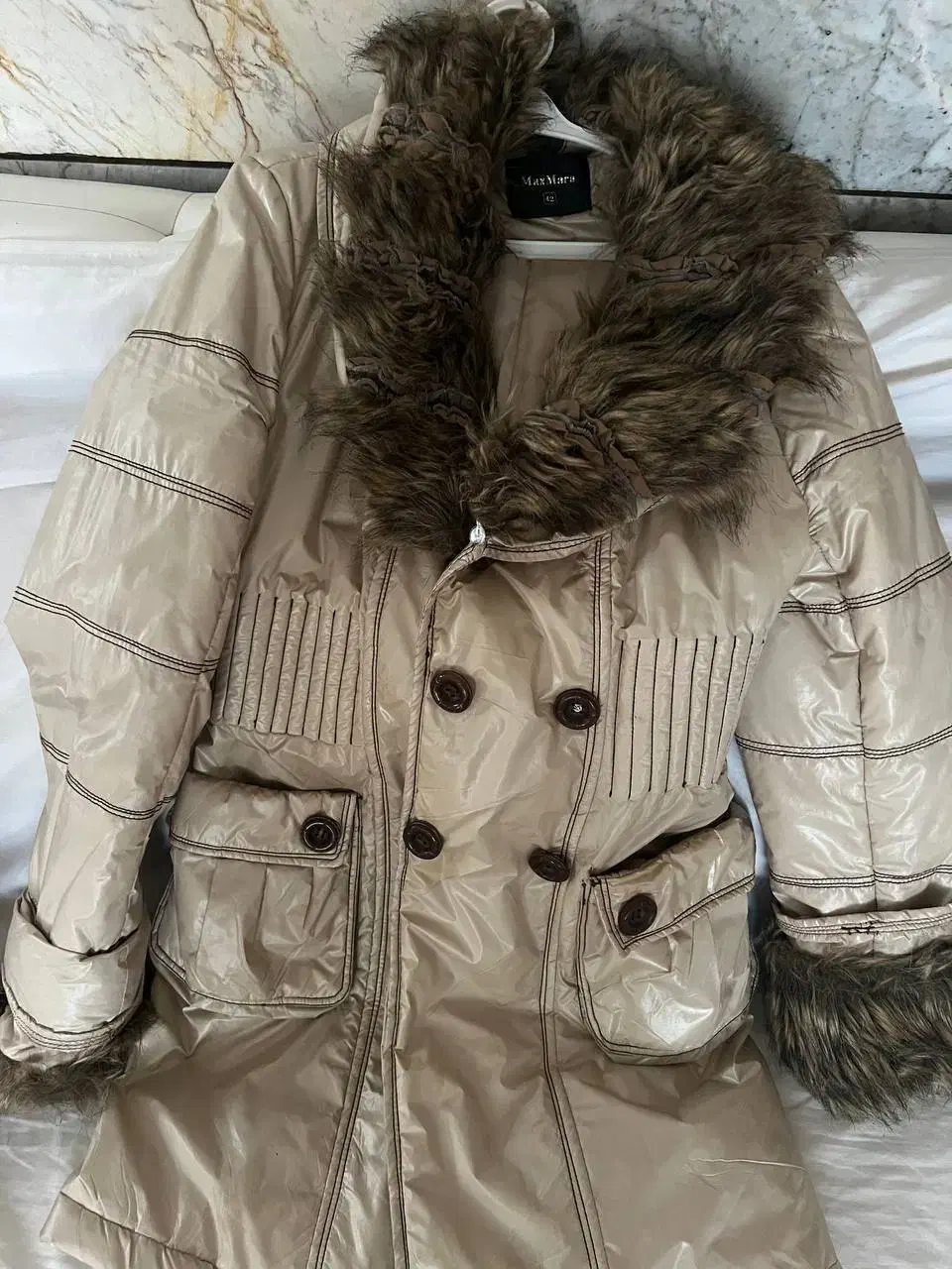 پالتو|لباس|بیرجند, |دیوار