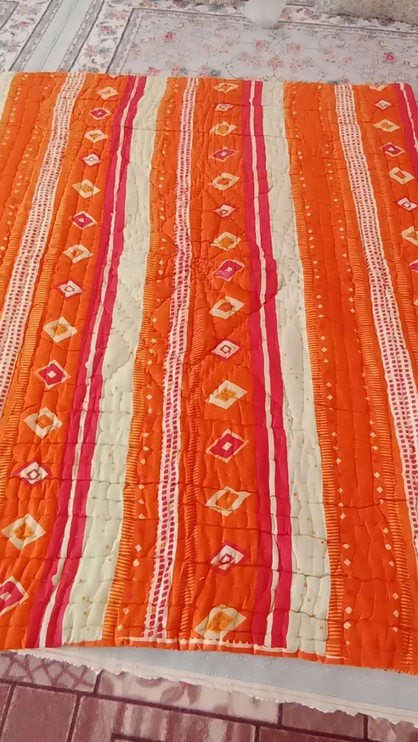 لحاف|رختخواب، بالش، پتو|نقده, |دیوار