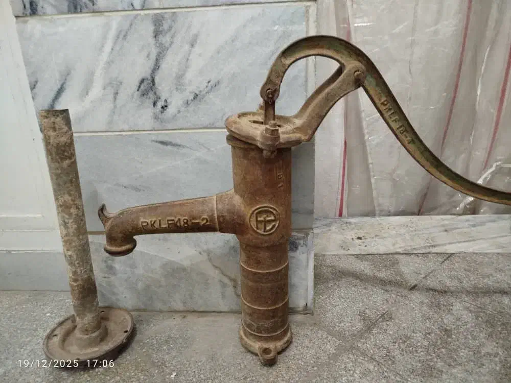 فروش تلمبه خیلی قدیمی و عتیقه|کلکسیون اشیاء عتیقه|یزد, |دیوار