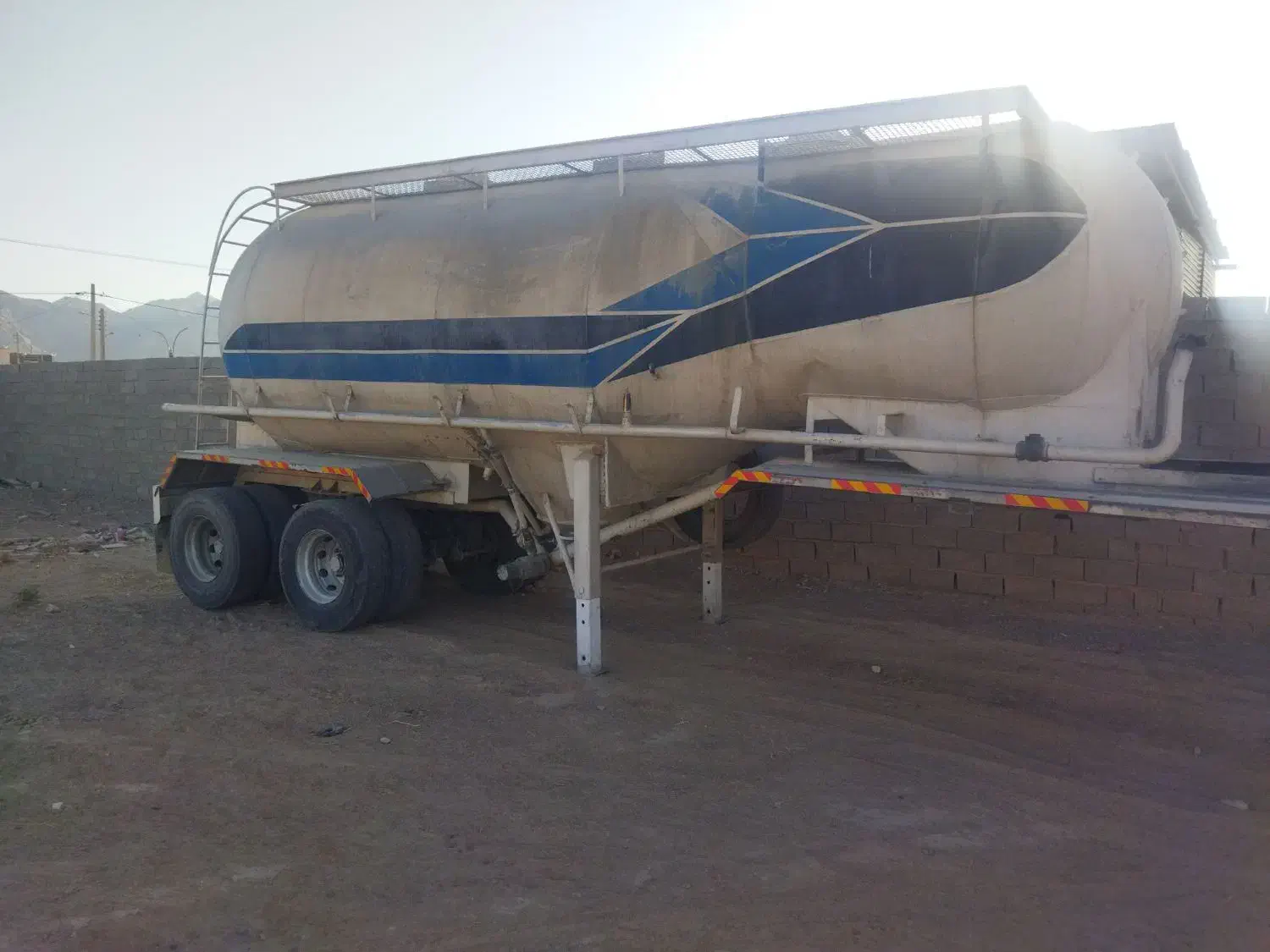 بونکر سیمان|خودرو سنگین|قائن, |دیوار