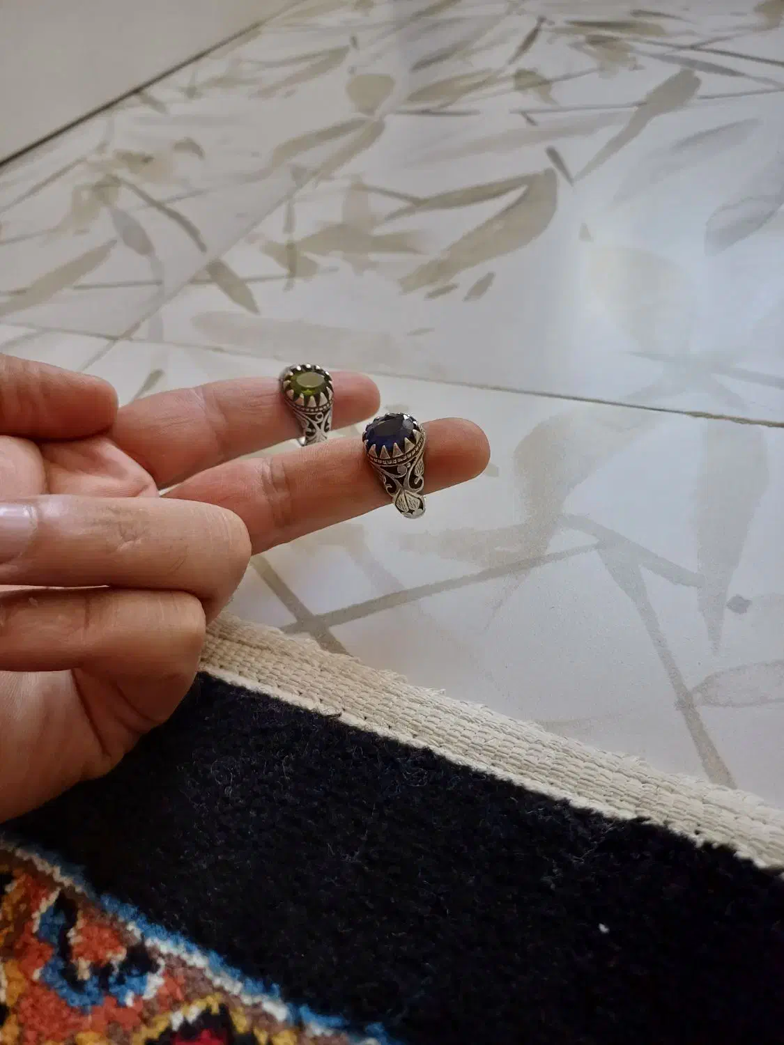 انگشتر یاقوت زبرجد|جواهرات|نهاوند, |دیوار