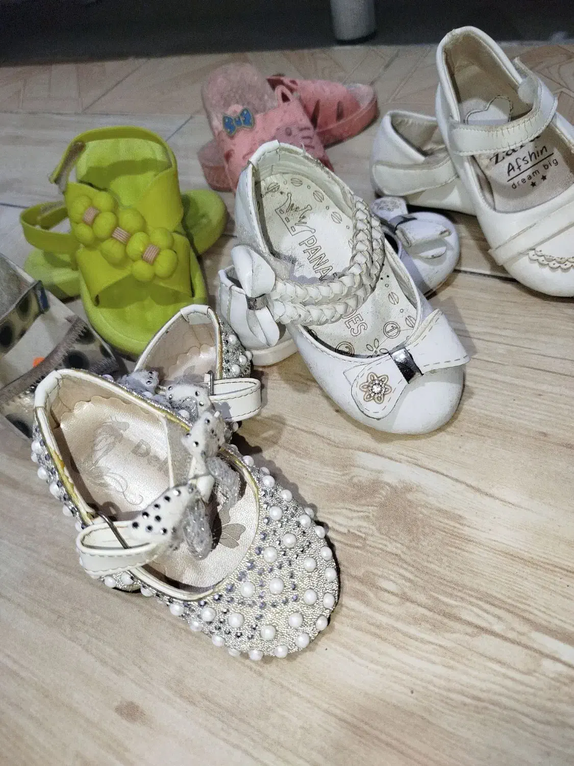 لباس .اسباب بازی.کفش رایگان درصورت خرید ست کالسکه|اسباب و اثاث بچه|لاهیجان, طالقانی|دیوار