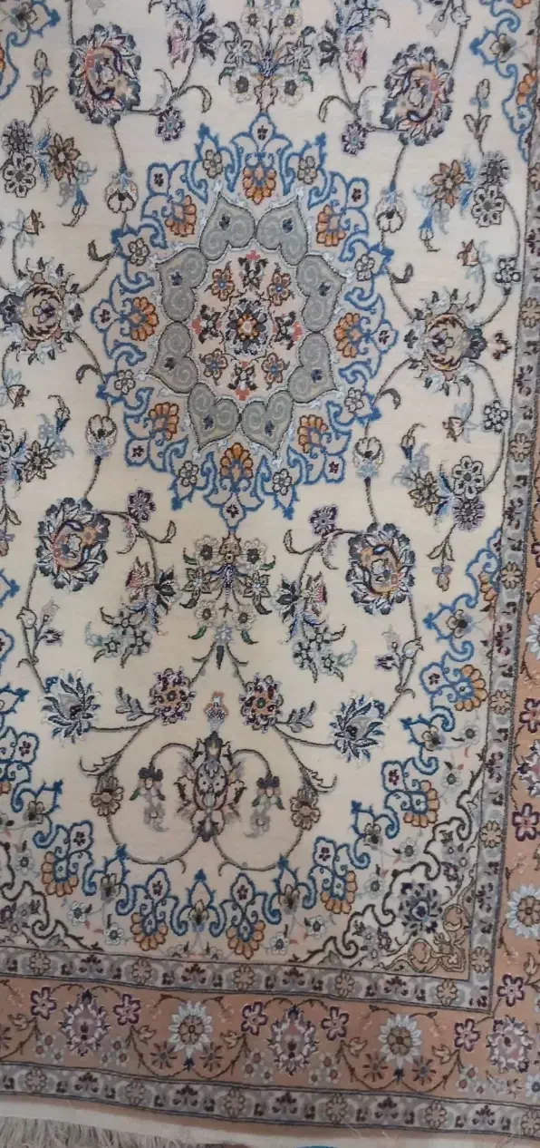 فرش دستباف گل ابریشمی|فرش|اصفهان, بهارستان|دیوار