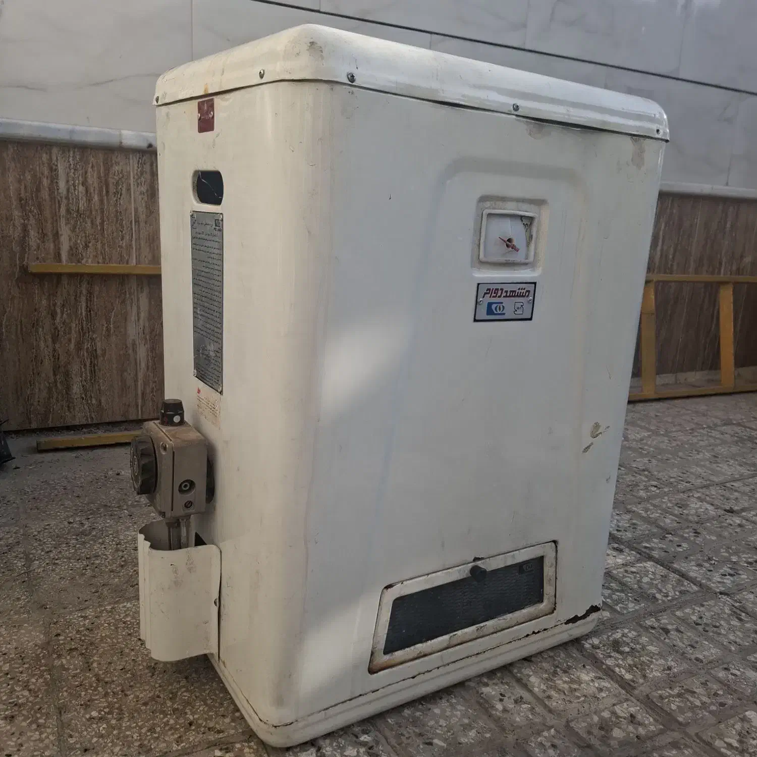 آبگرمکن دیواری مخزنی|آبگرمکن، پکیج، شوفاژ|کاشمر, |دیوار