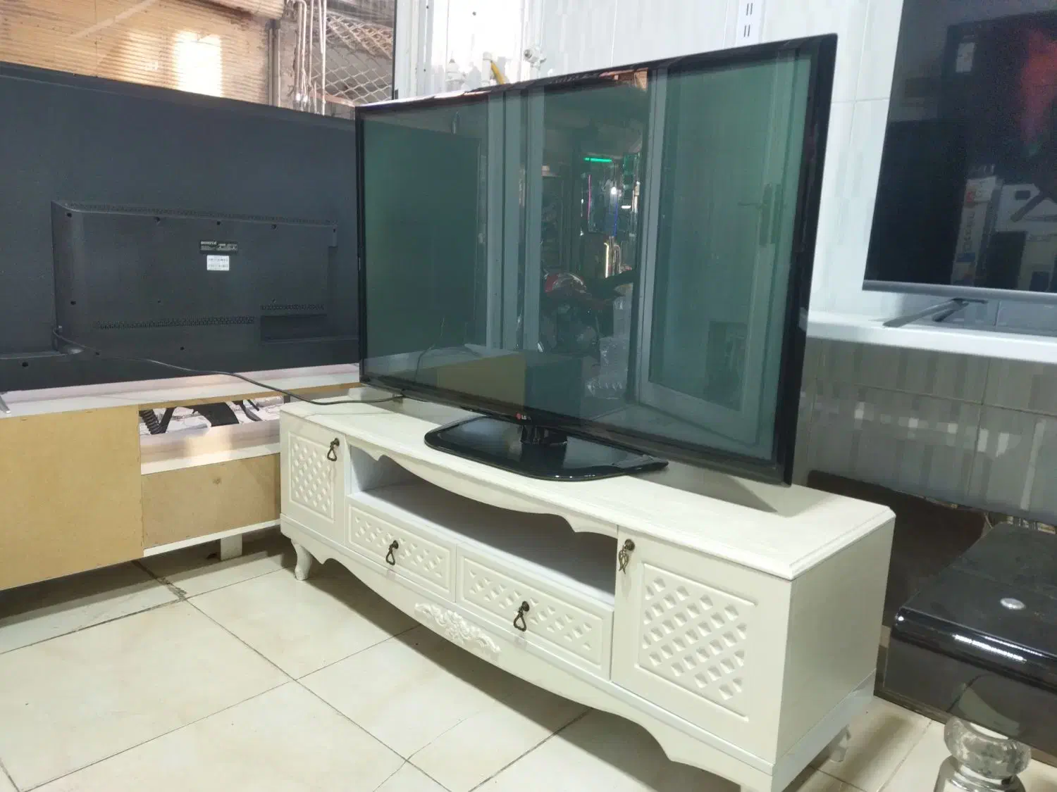 الیدی ۵۰ اینح الجی اصل کره|تلویزیون و پروژکتور|مهاباد (آذربایجان غربی), |دیوار