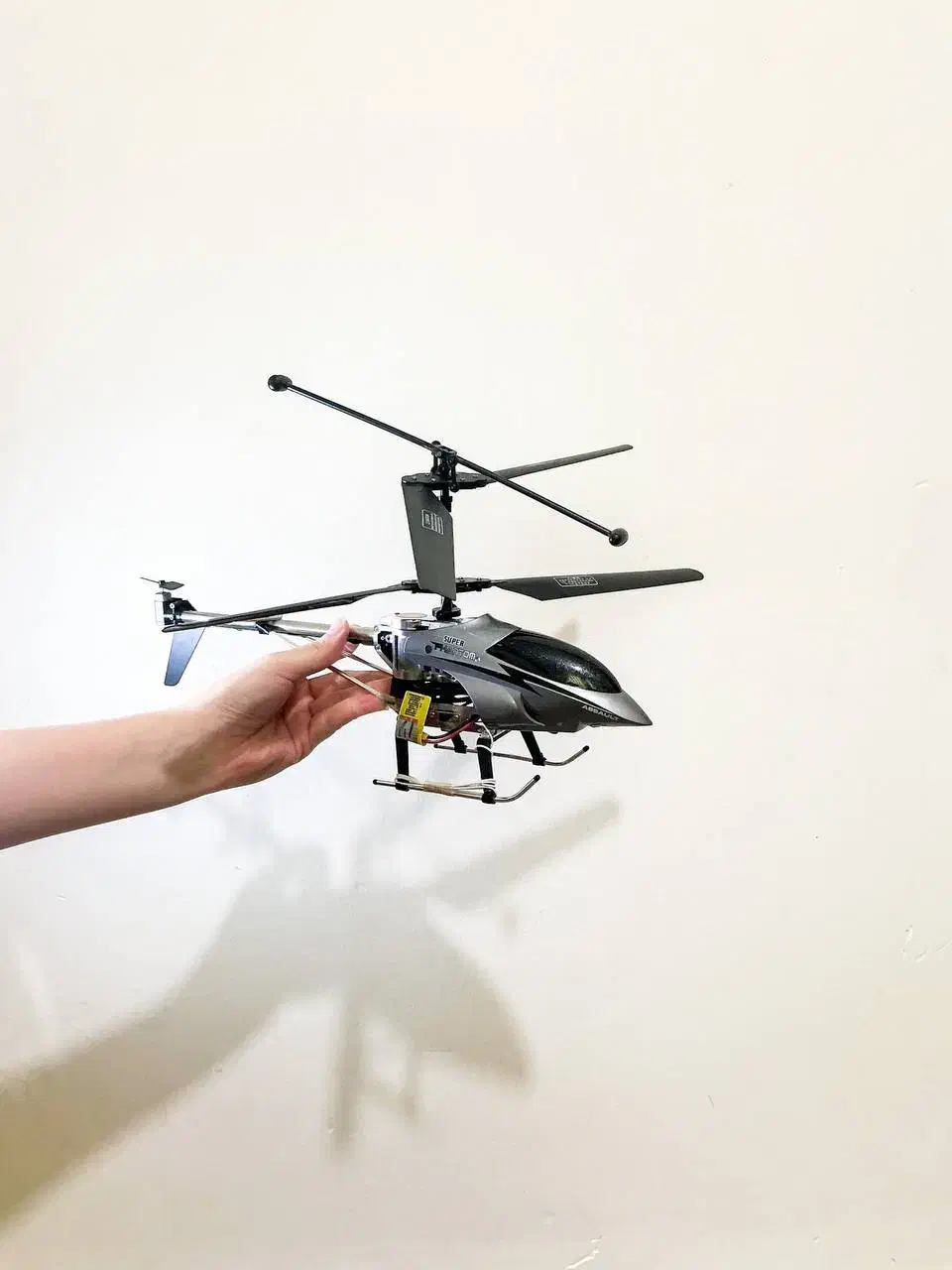 هلیکوپتر و گیتار اسباب بازی|اسباببازی|بندرعباس, |دیوار