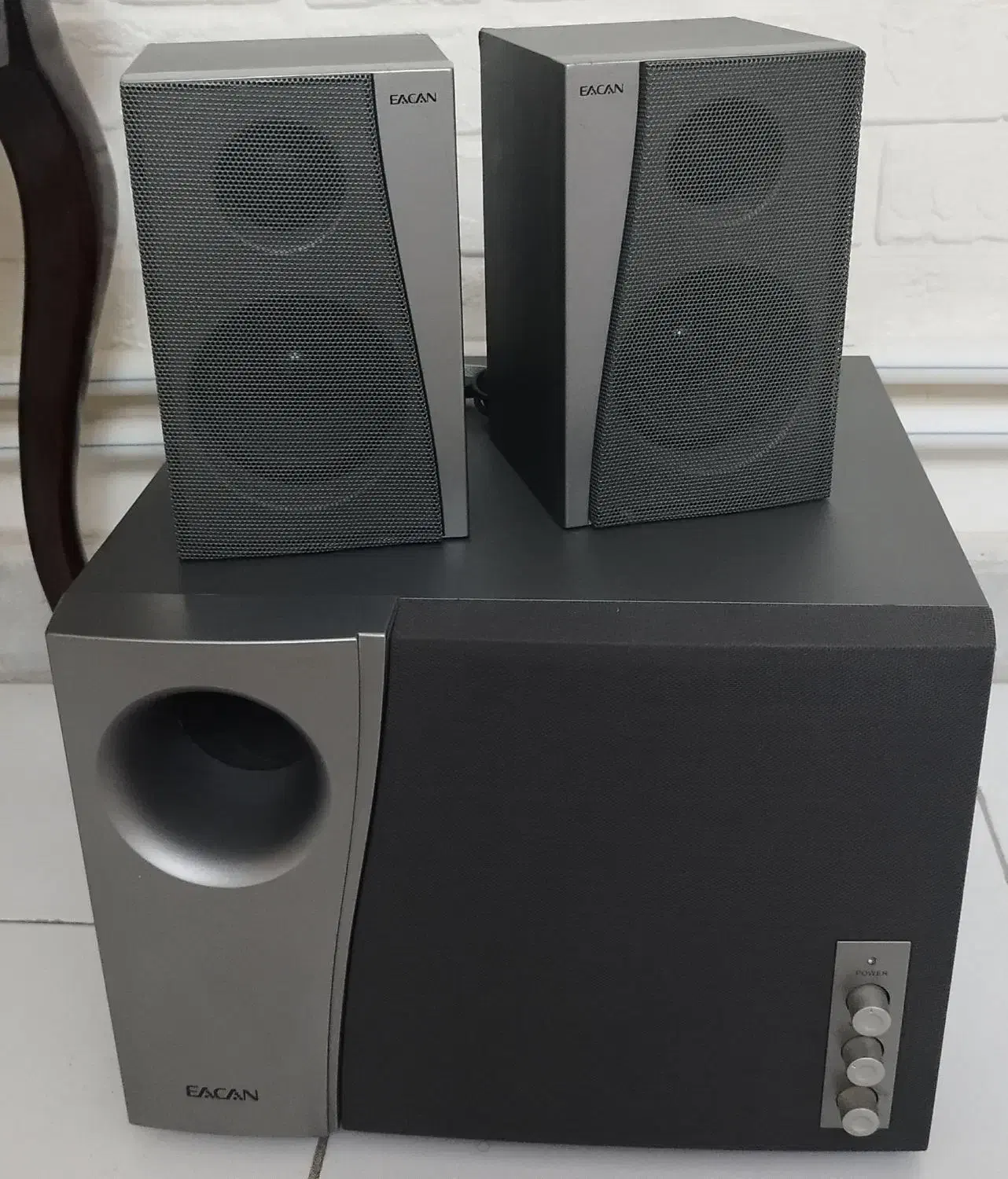 سیستم رومیزی|رایانه رومیزی|فردیس, فردیس|دیوار