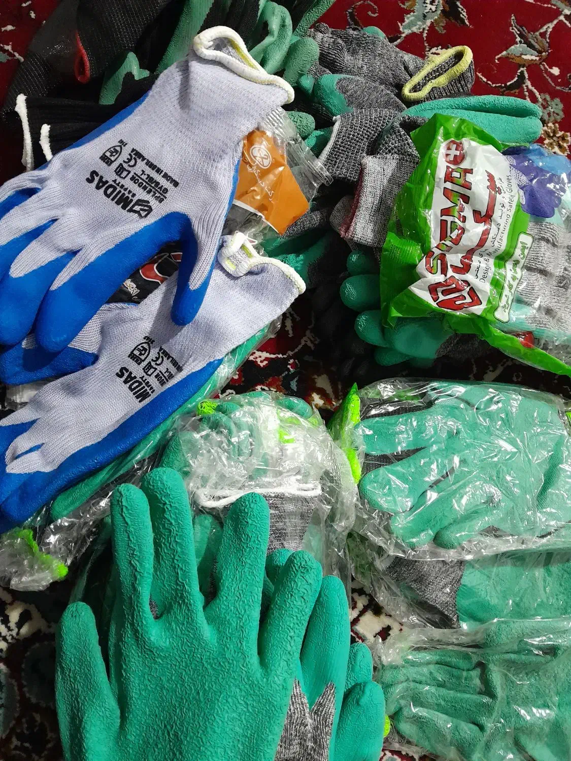 تعداد محدودی دستکش کار قیمت مناسب|ابزارآلات|سیرجان, |دیوار