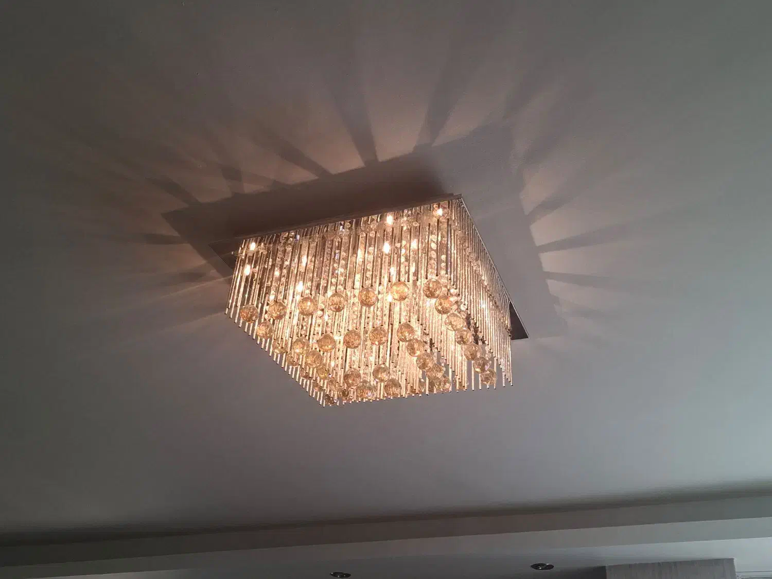 دو عدد لوستر، ال این دی، مربع، جنس صفحه استیل|لوستر و چراغ آویز|پردیس, فاز ۴|دیوار