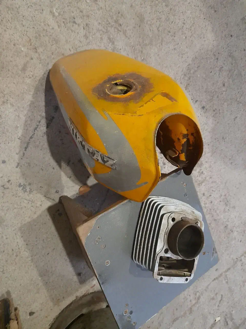 باک موتور و ترازو|قطعات یدکی و لوازم جانبی|رشت, چله خانه|دیوار