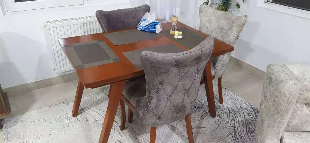 میز نهارخوری ۴ نفره در حد نو بدون صندلی|میز و صندلی غذاخوری|چالوس, |دیوار