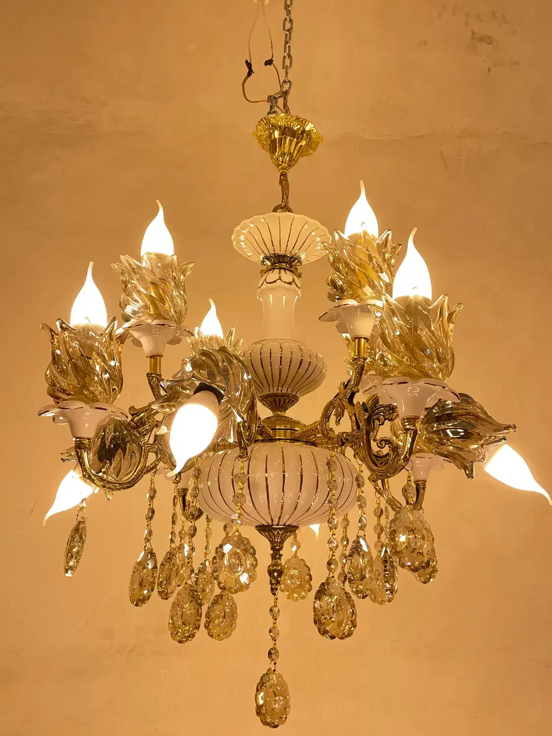 لوستر دوگل واژگون ۸شاخه ۱۲ شعله سرامیکی برنجی|لوستر و چراغ آویز|تهران, نعمتآباد|دیوار