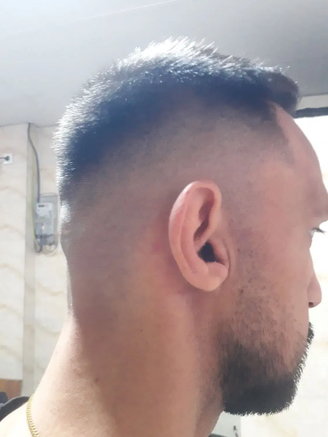 آرایشگر مردانه|خدمات آرایشگری و زیبایی|رشت, پیرکلاچای|دیوار