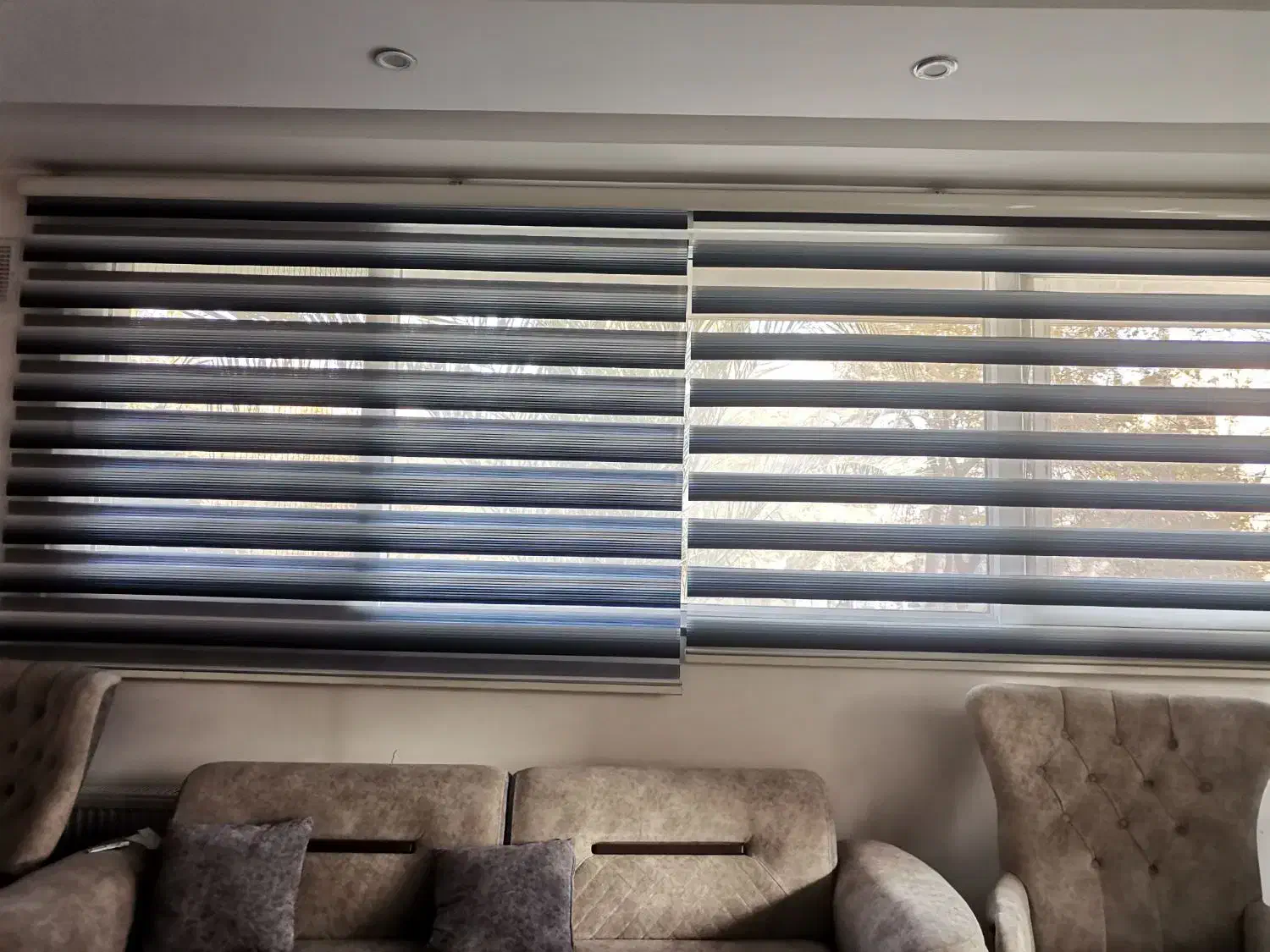 پرده زبرا جنس ترکیه ای در حد نو سالم|پرده، رانر، رومیزی|شیراز, جانبازان|دیوار