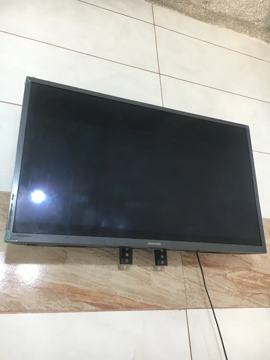تلویزیون ۳۲اینچ دوو|تلویزیون و پروژکتور|لاهیجان, شیشه گران|دیوار