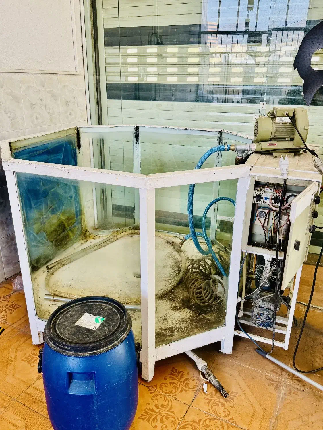 یخچال سه در بزرگ همراه دوعدد اکواریوم ماهی قزل|فروشگاه و مغازه|بانه, |دیوار