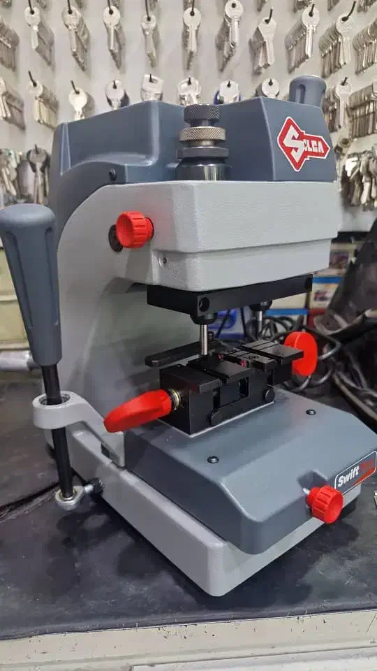 کلیدسازی کلید و ریموت خودرو بازکردن قفل|خدمات پیشه و مهارت|تهران, نیروی هوایی (پیروزی)|دیوار