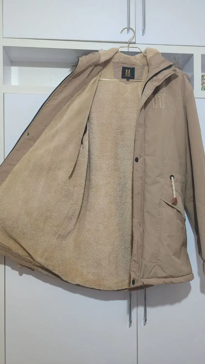 کاپشن اوور ضد آب داخل خز|لباس|قروه, |دیوار