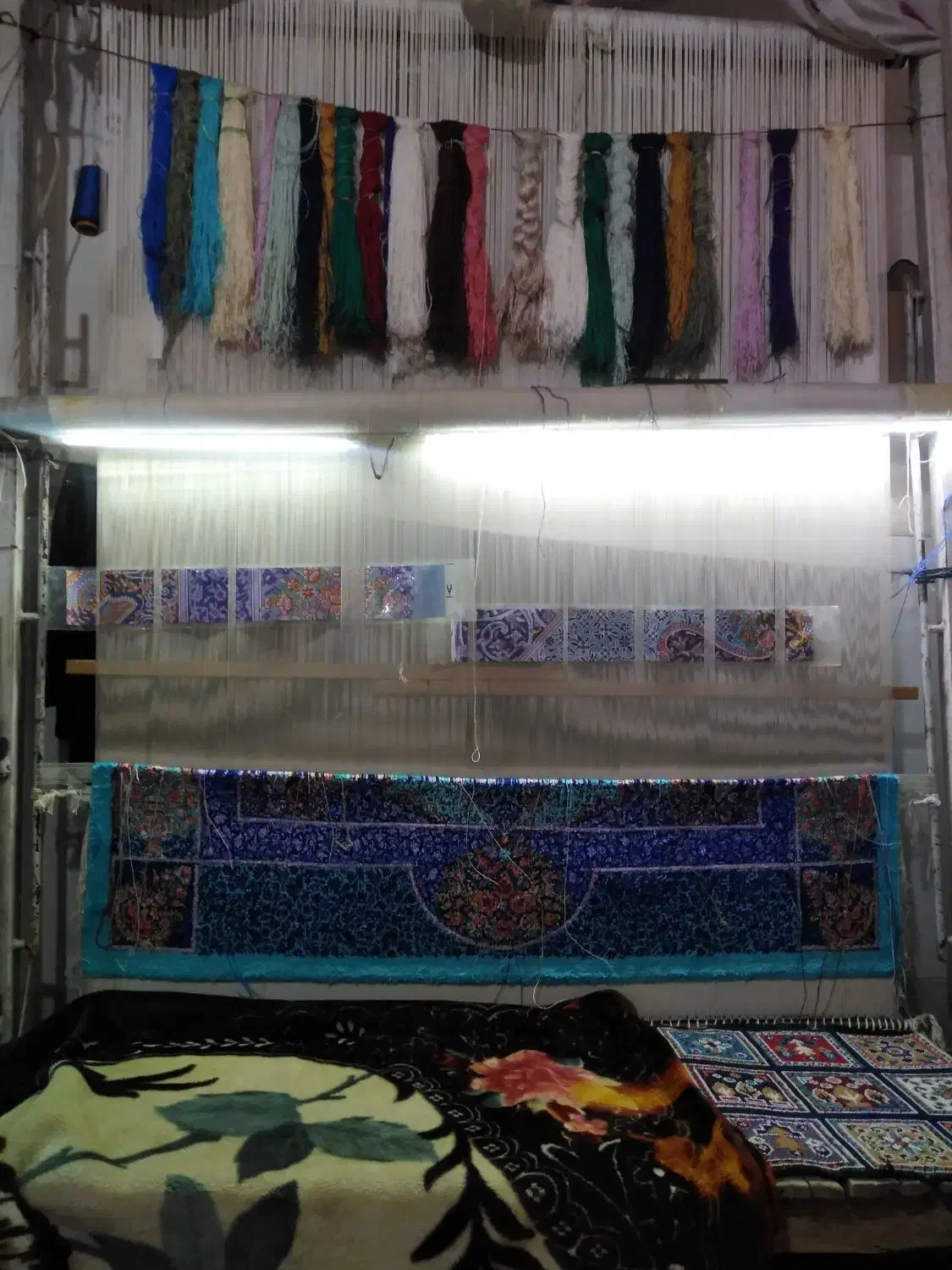 قالیچه ابریشم نیمه کاره|فرش|قم, علی آباد سعدگان|دیوار