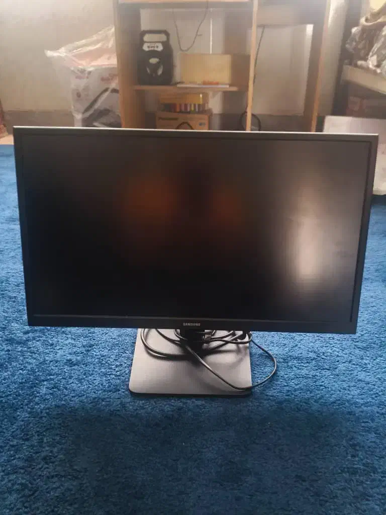 مانیتور ۲۲ اینچ سامسونگ|قطعات و لوازم جانبی رایانه|قم, دروازه ری|دیوار