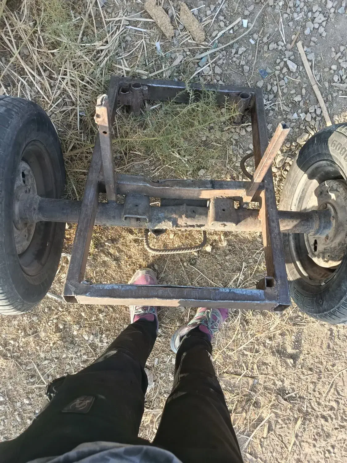 چرخ یا گاری آهن کشی نیسان|ابزارآلات|شیراز, شیخ علی چوپان|دیوار