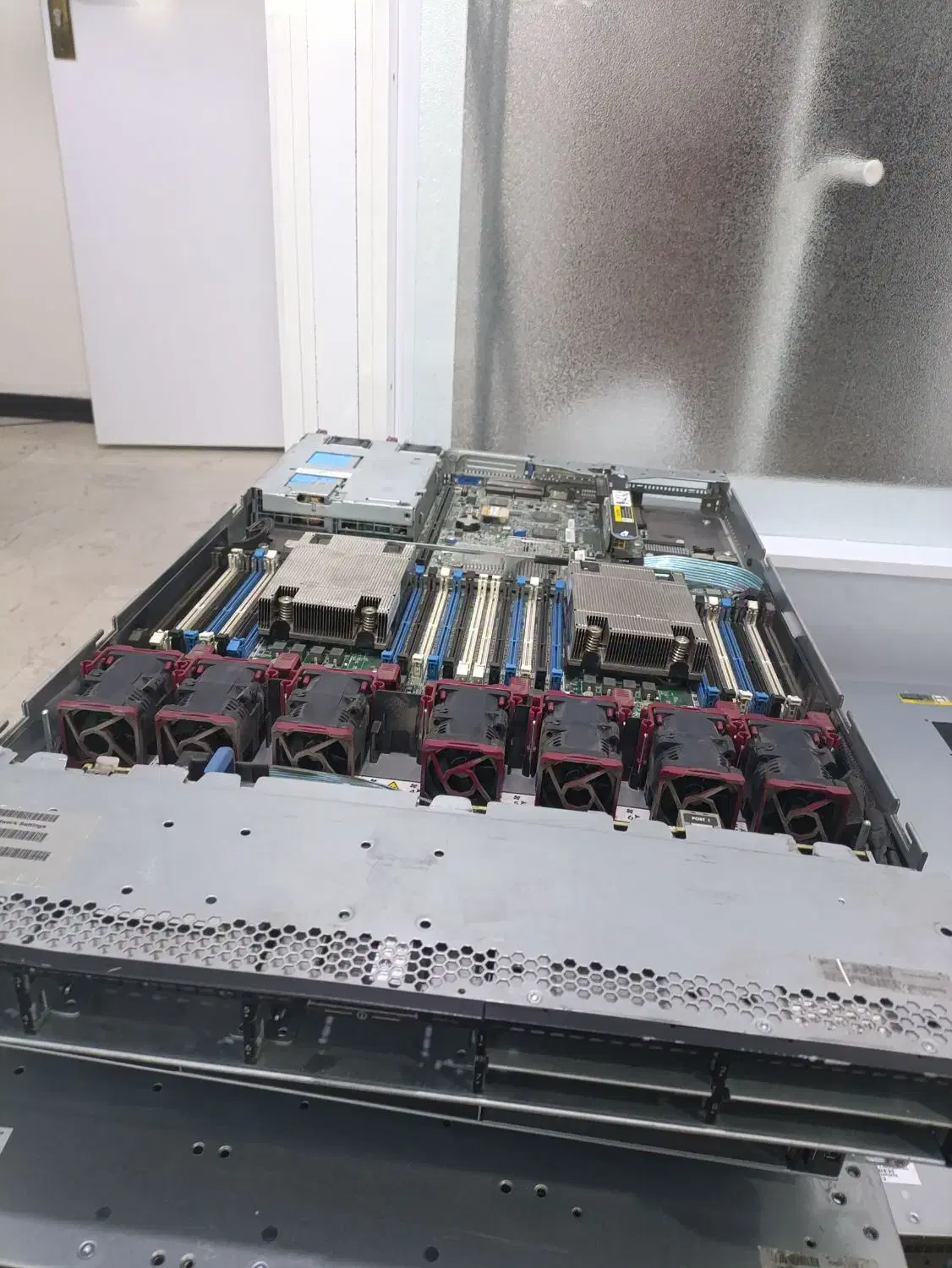 server HPE  dl360-G9 سرور|مودم و تجهیزات شبکه|تهران, بهجت‌آباد|دیوار