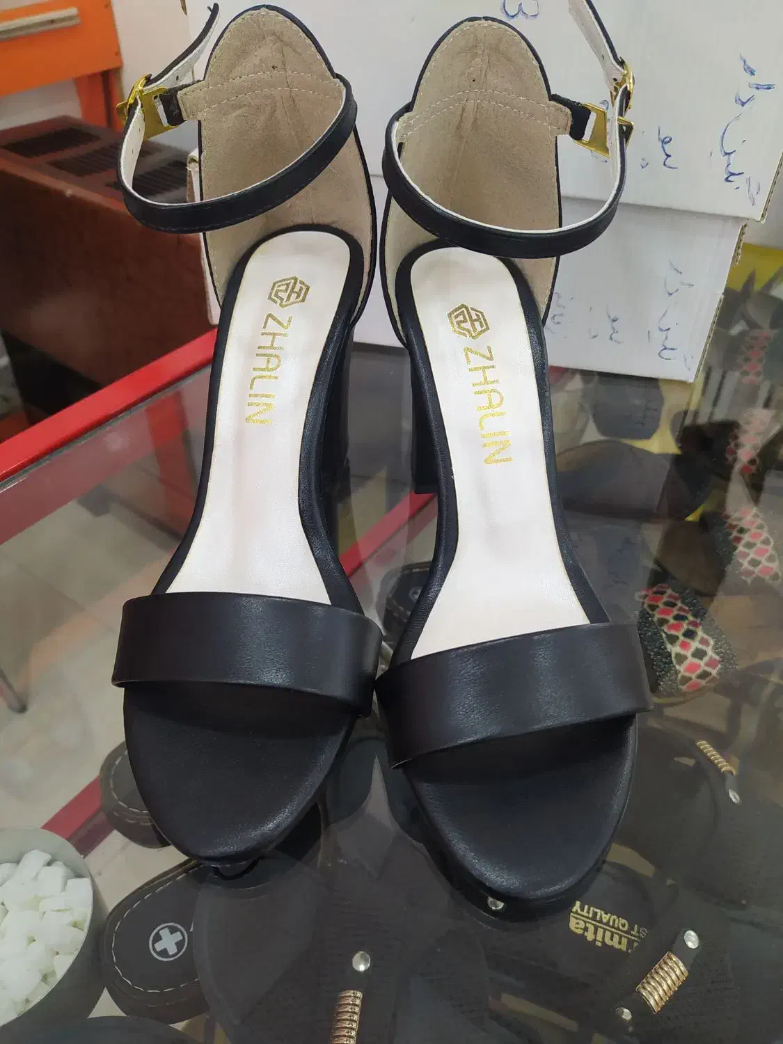 کفش زنانه|کیف، کفش، کمربند|اشنویه, |دیوار