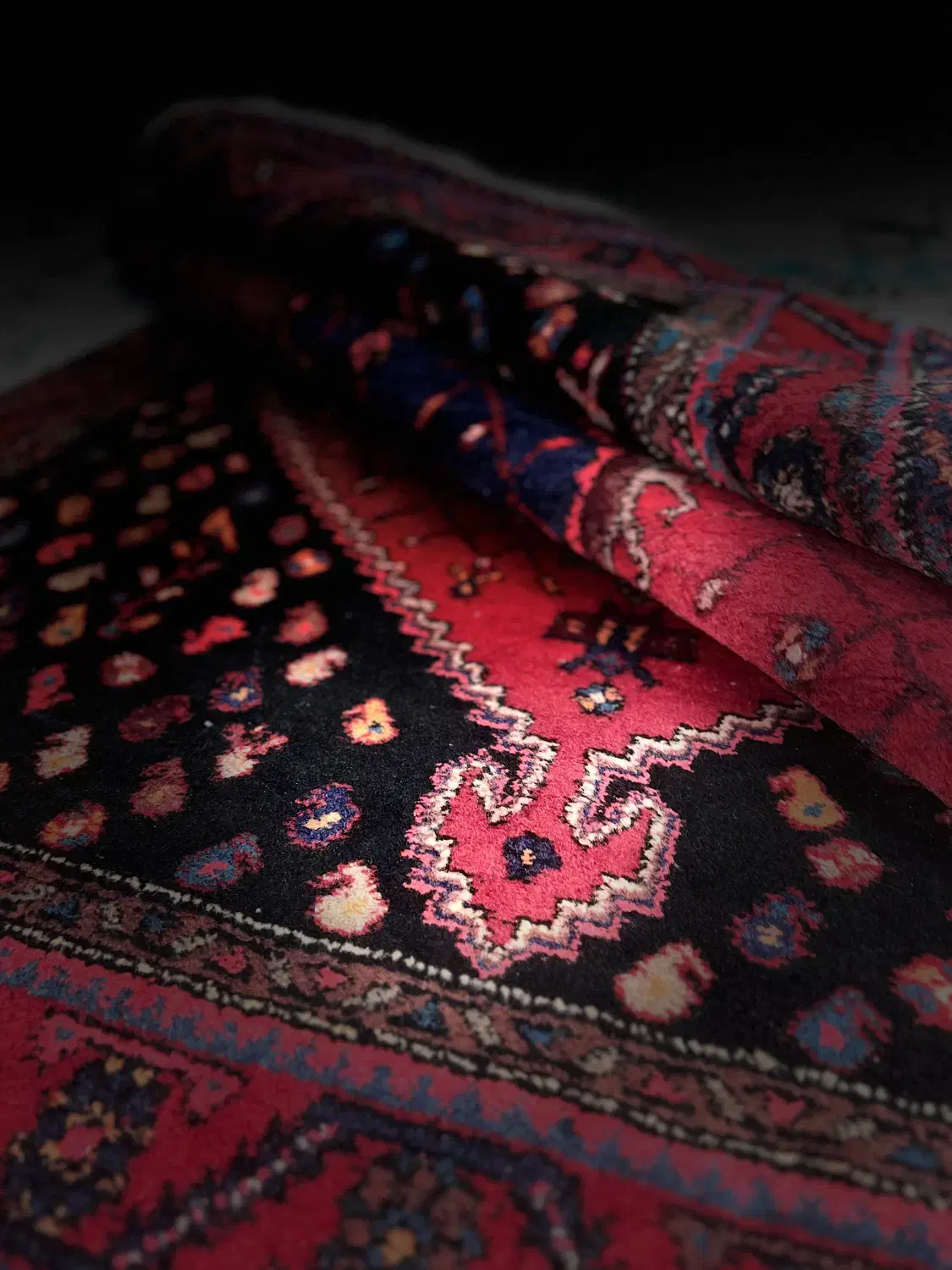 ۲ فرش دستبافت قدیمی 3 متر طول 2 متر عرض|فرش|تهران, هفده شهریور|دیوار