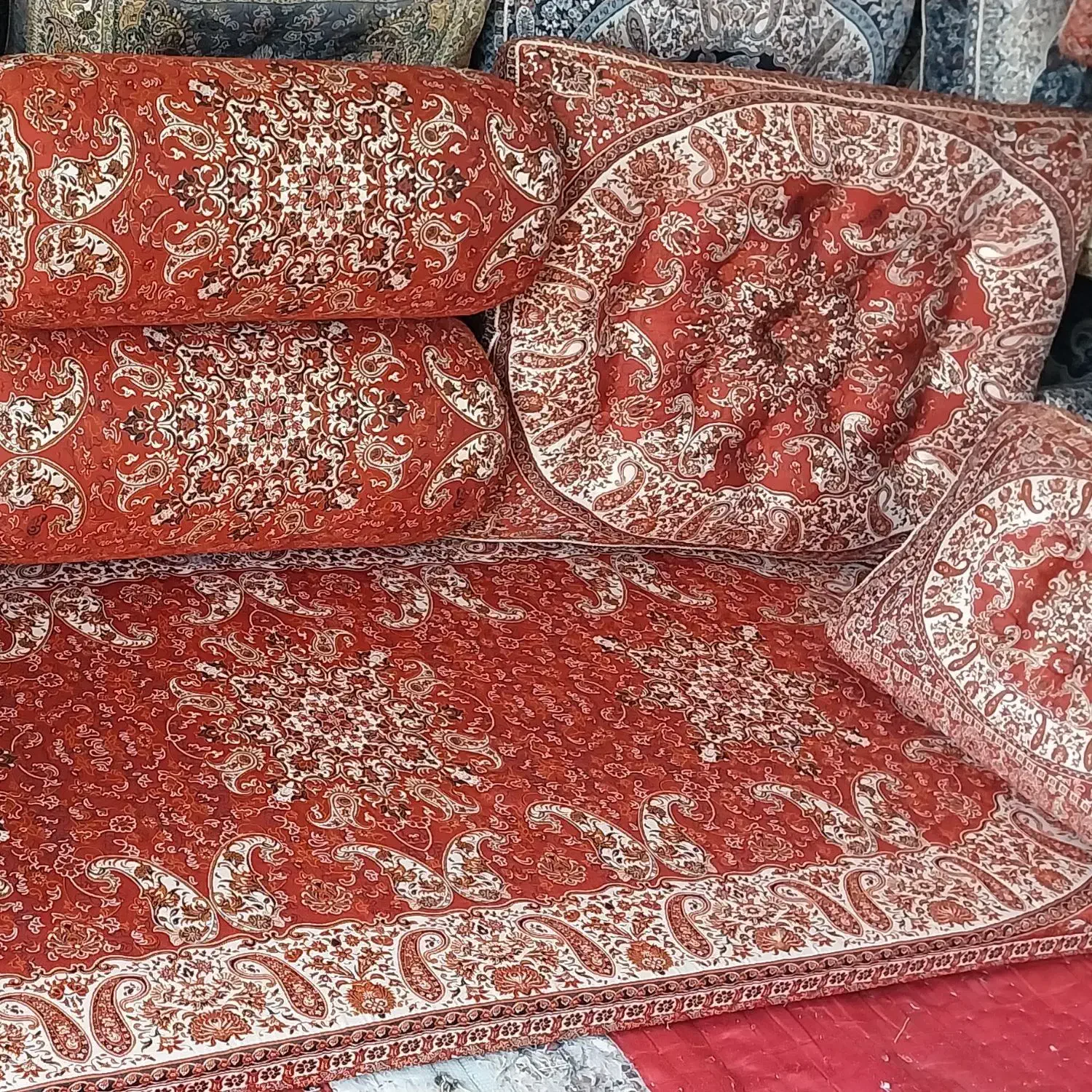 ست پشتی ترمه مدل چهلستون رنگ قرمز|پشتی|تهران, بازار|دیوار