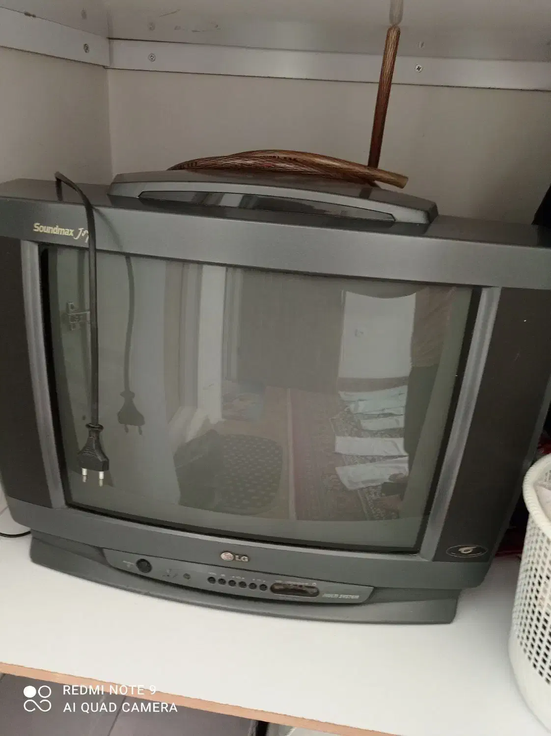 تلویزیون|تلویزیون و پروژکتور|هشتگرد, هشتگرد قدیم|دیوار