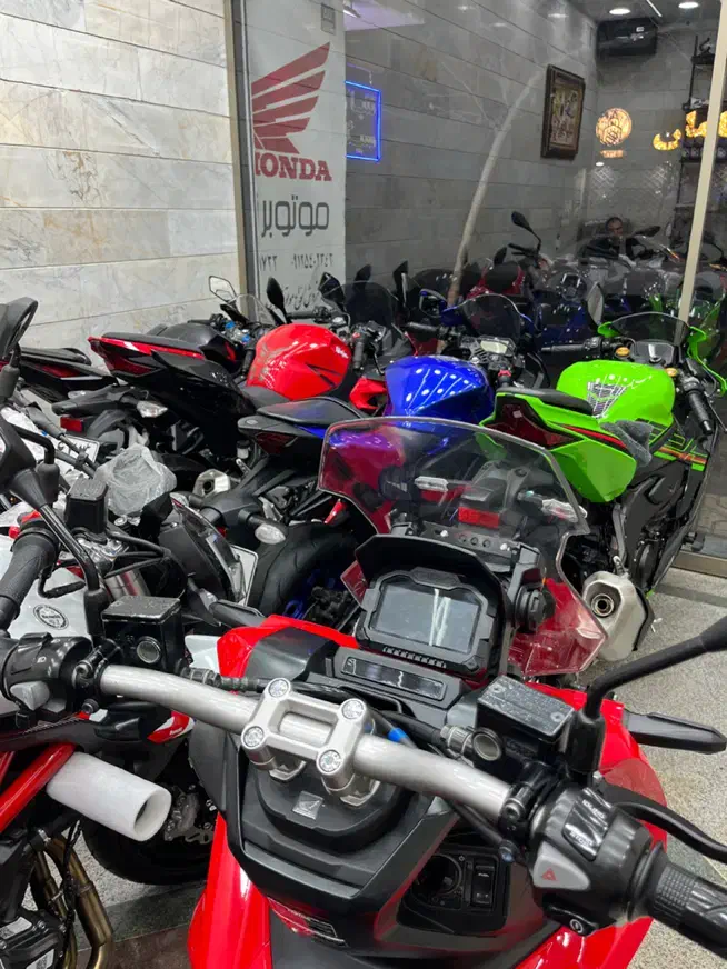 هوندا ADV 150 فول ABS پرچمی‌ درحد خشک 1400|موتورسیکلت|تهران, منیریه|دیوار